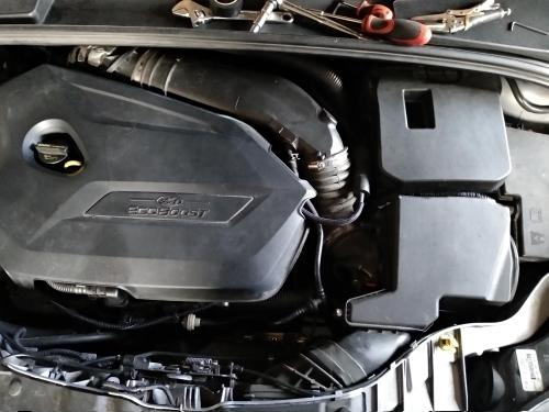 Engine Bay needs a clean.jpg